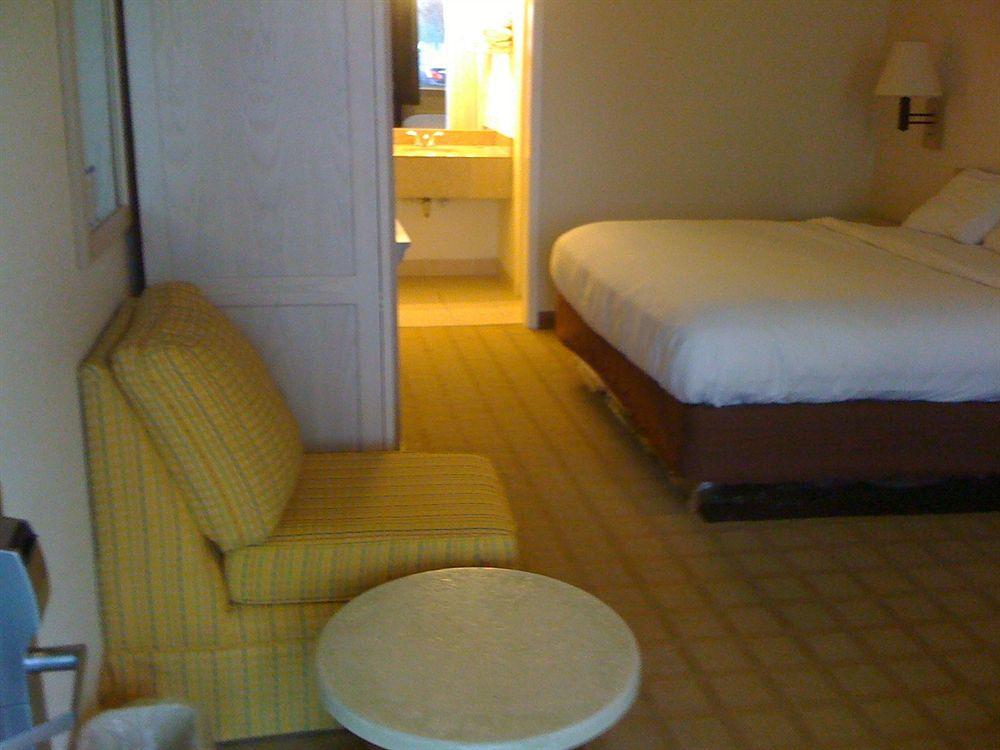 Americas Best Value Inn Hobby Airport Houston Exterior foto